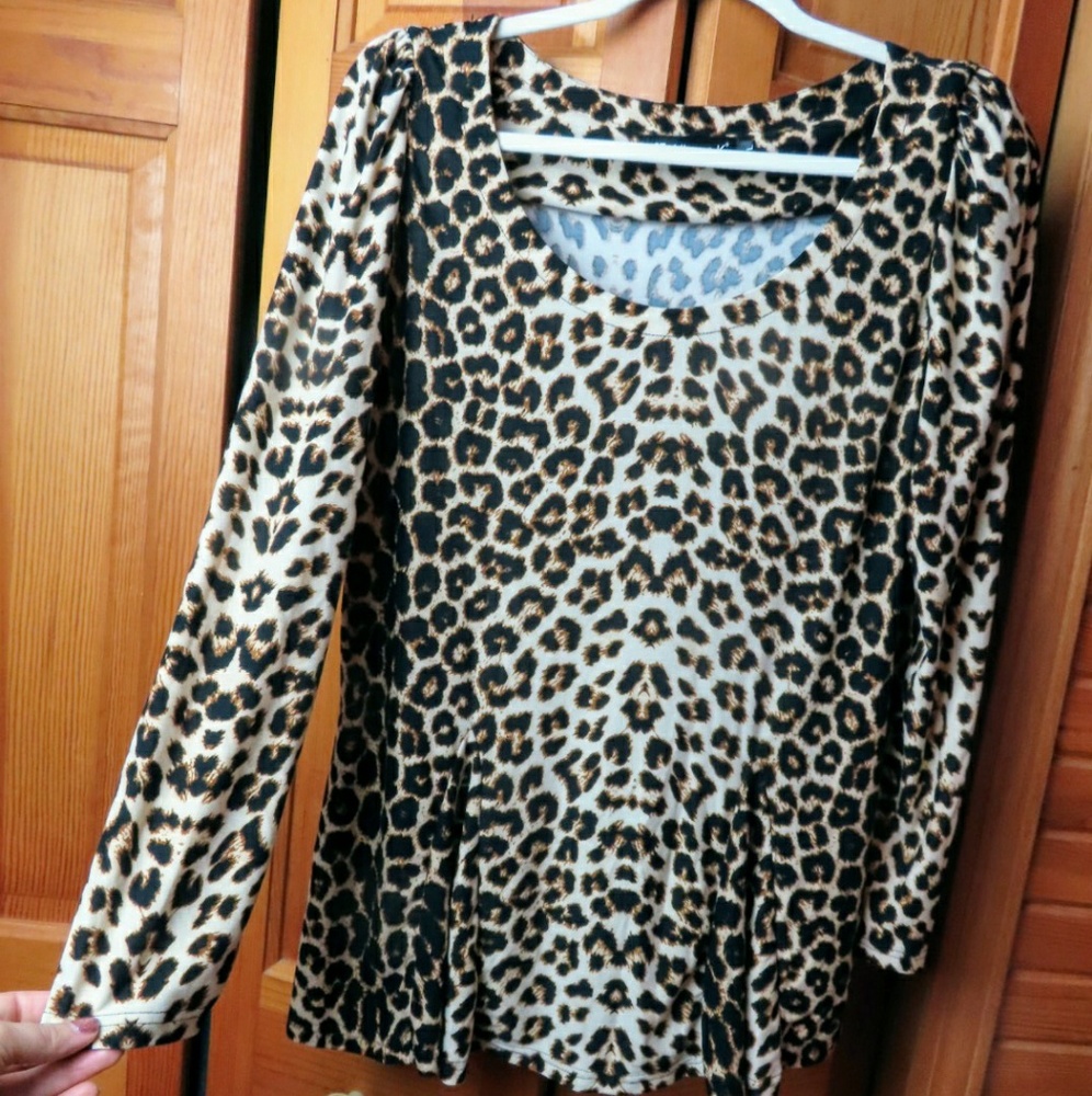 Long Sleeve Leopard Top